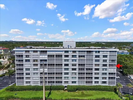 $949,900 | 911 Ocean Drive, Unit 506, North Palm Beach, FL 33408