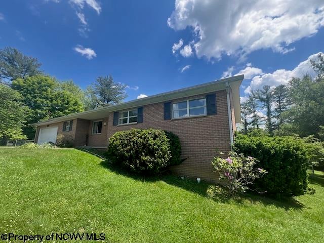 1601 Clifton Road Fairmont, WV 26554 - Photo 2 of 28 Gallery Image 2
