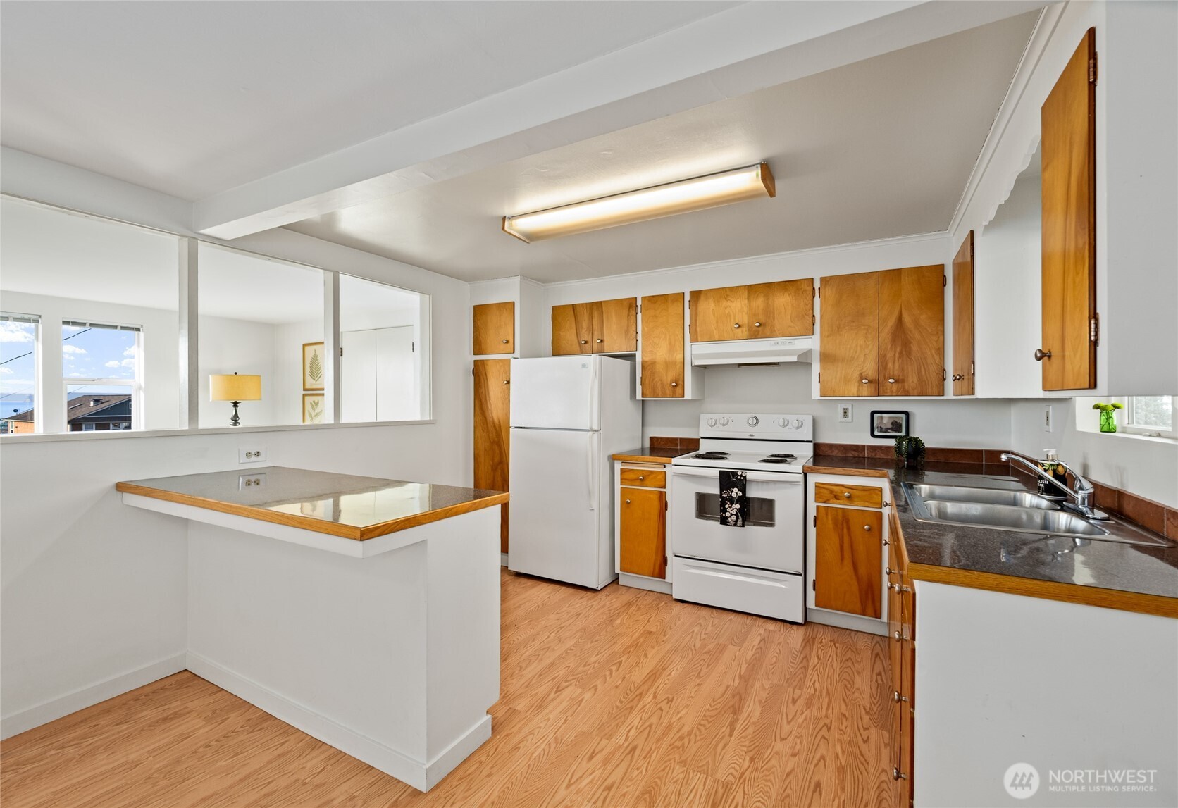 2112 Rucker Avenue, Unit 6 Everett, WA 98201 - Photo 7 of 19 Gallery Image 7