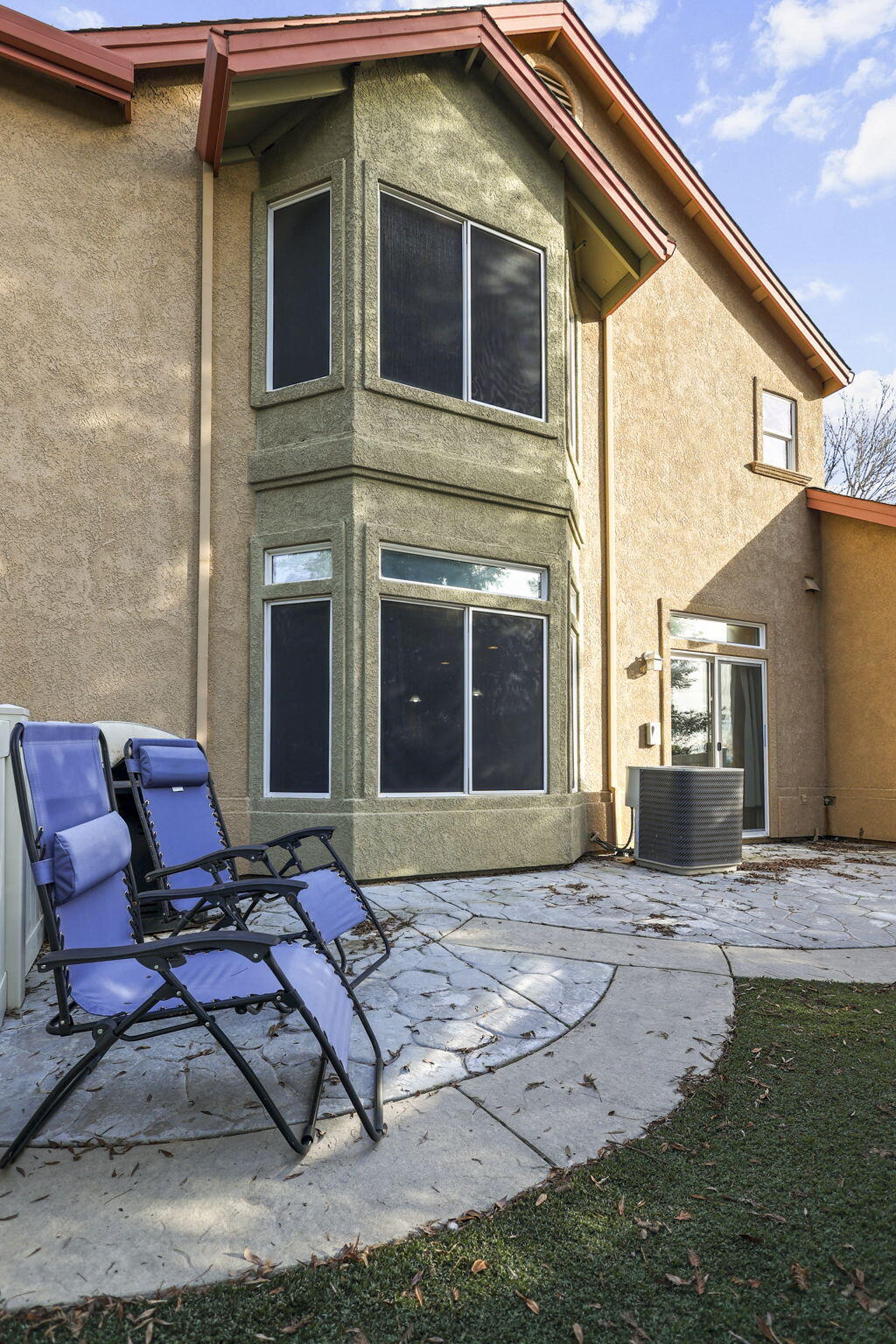 3156 Niklaus Path Redding, CA 96002 - Photo 26 of 34 a view of a house with backyard and sitting area