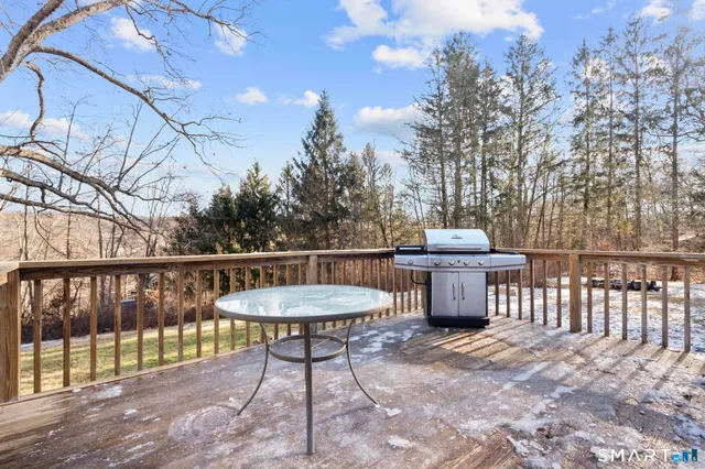 $349,900 | 65 Weekeepeemee Road, Bethlehem, CT 06751