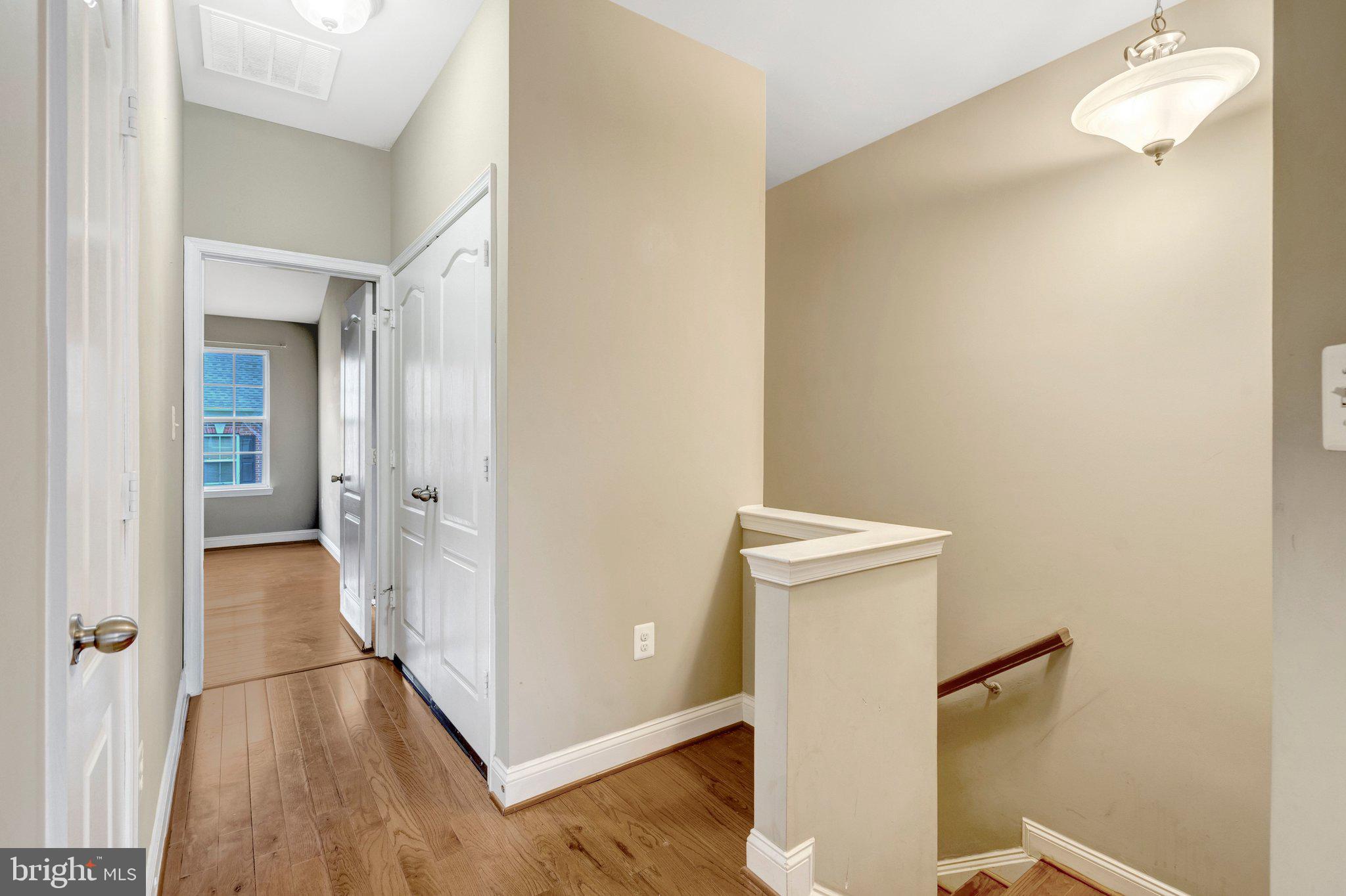 4302 Potomac Highlands Circle Triangle, VA 22172 - Photo 17 of 43 Inviting entryway with natural light.