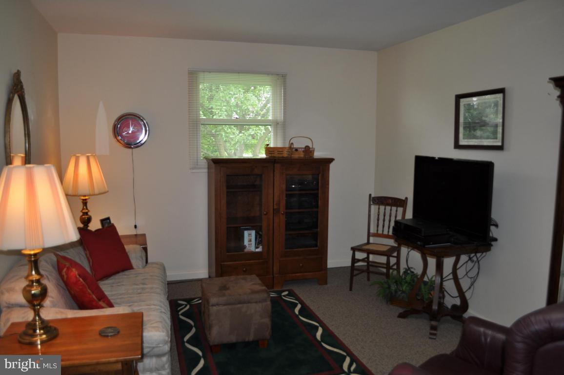 2943 Weaver Road Lancaster, PA 17601 - Photo 4 of 26