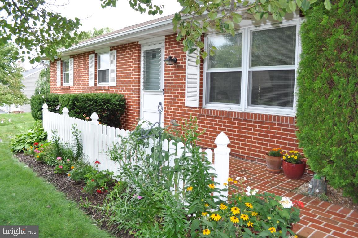 2943 Weaver Road Lancaster, PA 17601 - Photo 5 of 26