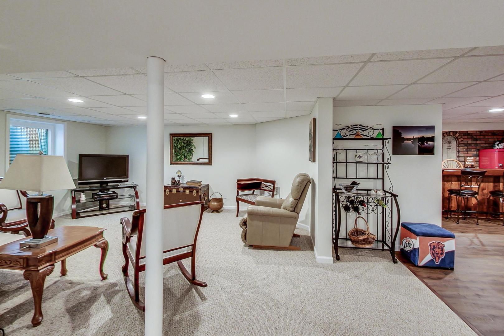 418 Northgate Road Lindenhurst, IL 60046 - Photo 16 of 29