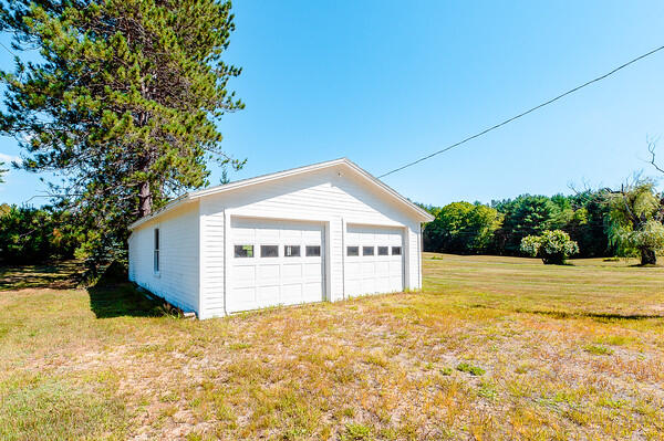 622 River Road New Portland, ME 04961 - Photo 5 of 46 Garage 1