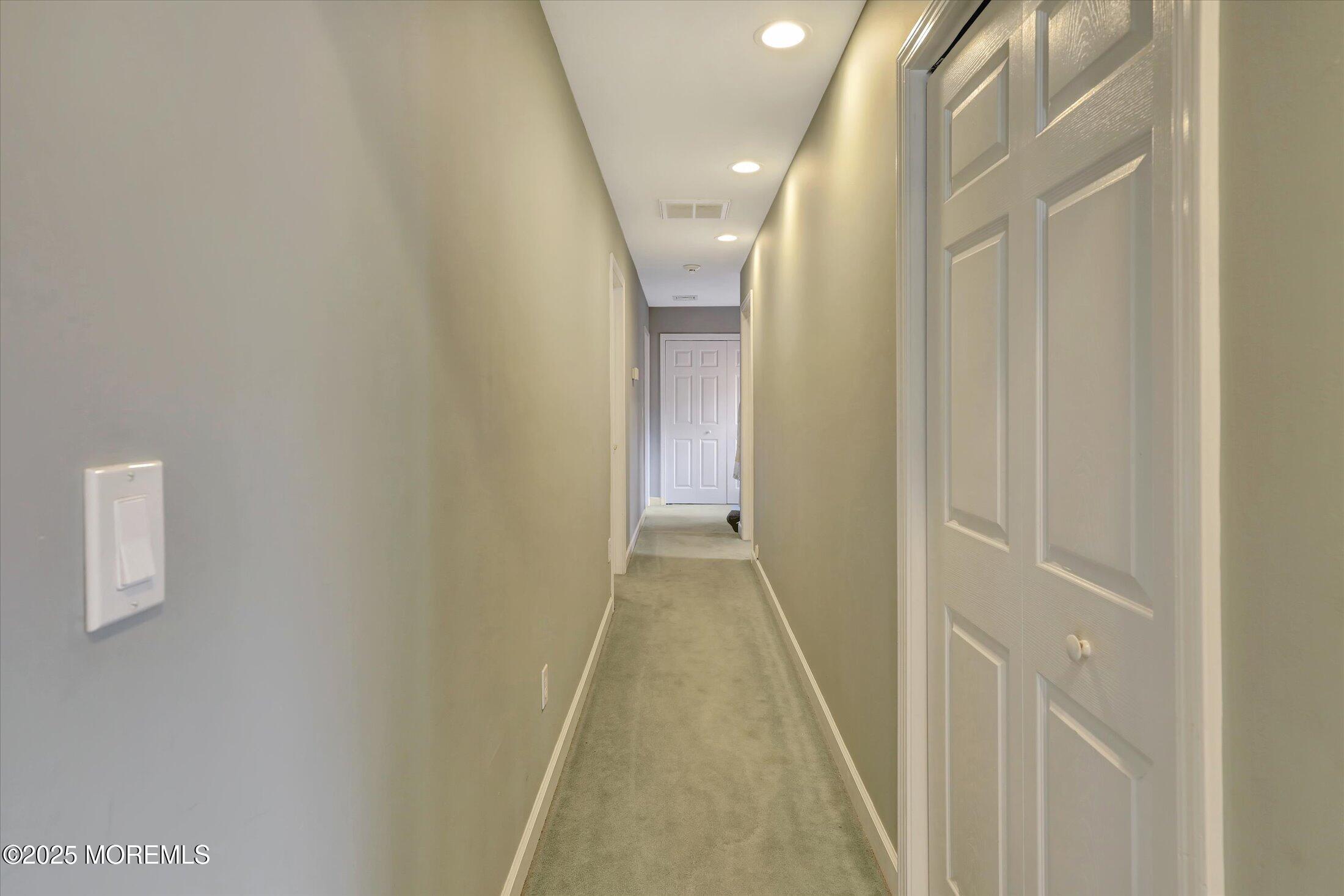 9 Rutherford Court Jackson, NJ 08527 - Photo 32 of 47 32-Hallway