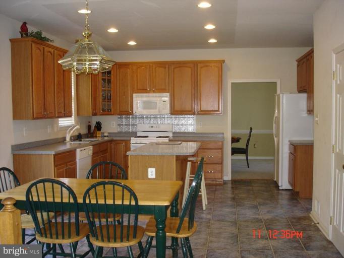 7664 Swallow Road Sykesville, MD 21784 - Photo 2 of 26 Kitchen