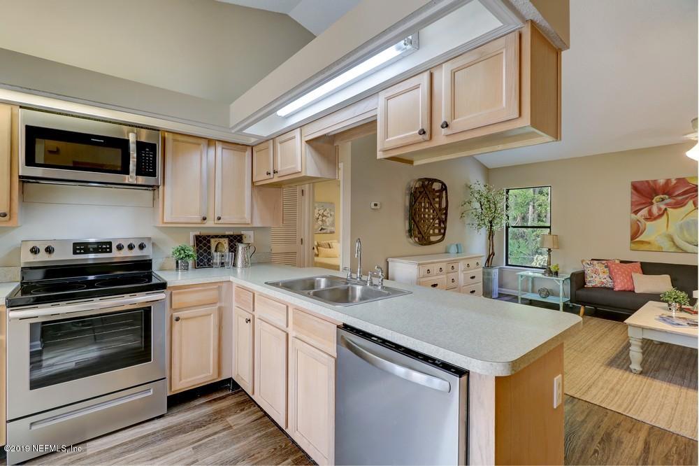 3725 Star Leaf Road Jacksonville, FL 32210 - Photo 4 of 19 Rave Home Staging Jacksonville (3) WEB