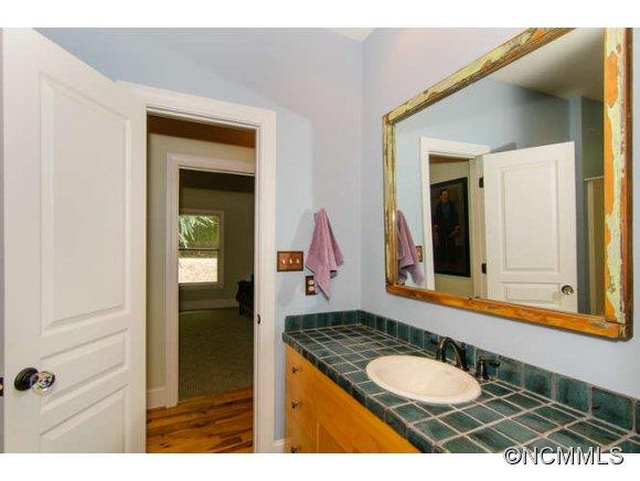 38 Rambling Ridge Road Asheville, NC 28804 - Photo 14 of 24 Gallery Image 14