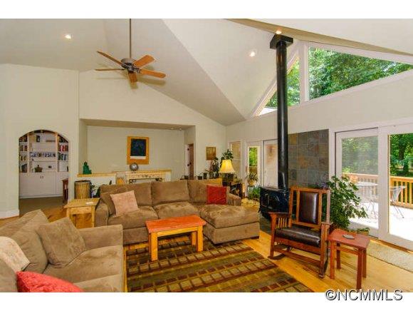 38 Rambling Ridge Road Asheville, NC 28804 - Photo 3 of 24 Gallery Image 3