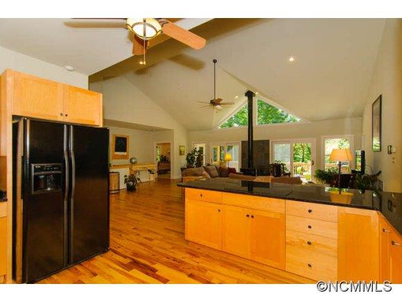 38 Rambling Ridge Road Asheville, NC 28804 - Photo 8 of 24 Gallery Image 8