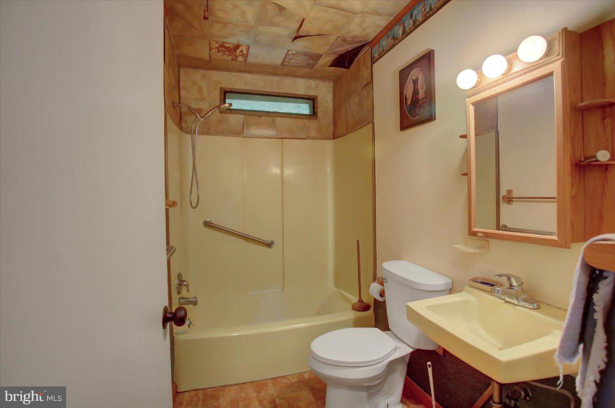 3593 Funk Road Chambersburg, PA 17201 - Photo 10 of 26 Gallery Image 10