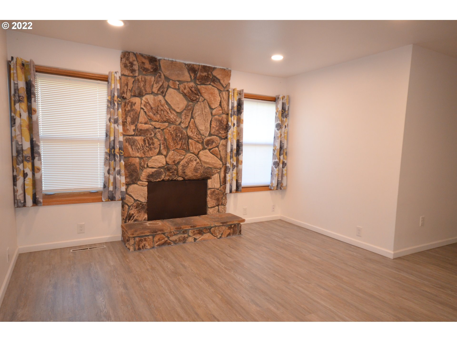 513 Summit Ridge Drive The Dalles, OR 97058 - Photo 9 of 32 Gallery Image 9