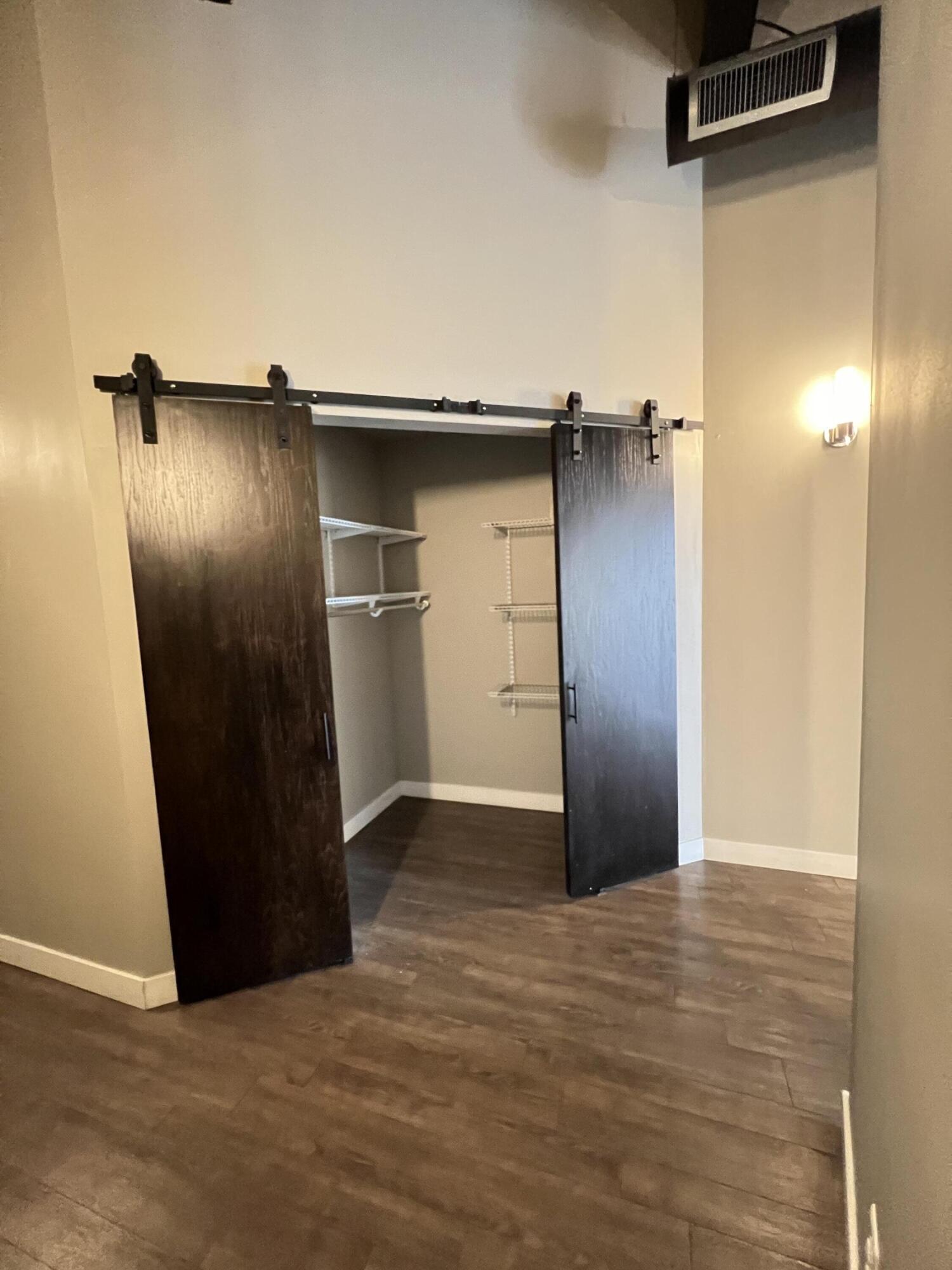 157 South Kalamazoo Mall, Unit 405 Kalamazoo, MI 49007 - Photo 2 of 13 IMG_4594