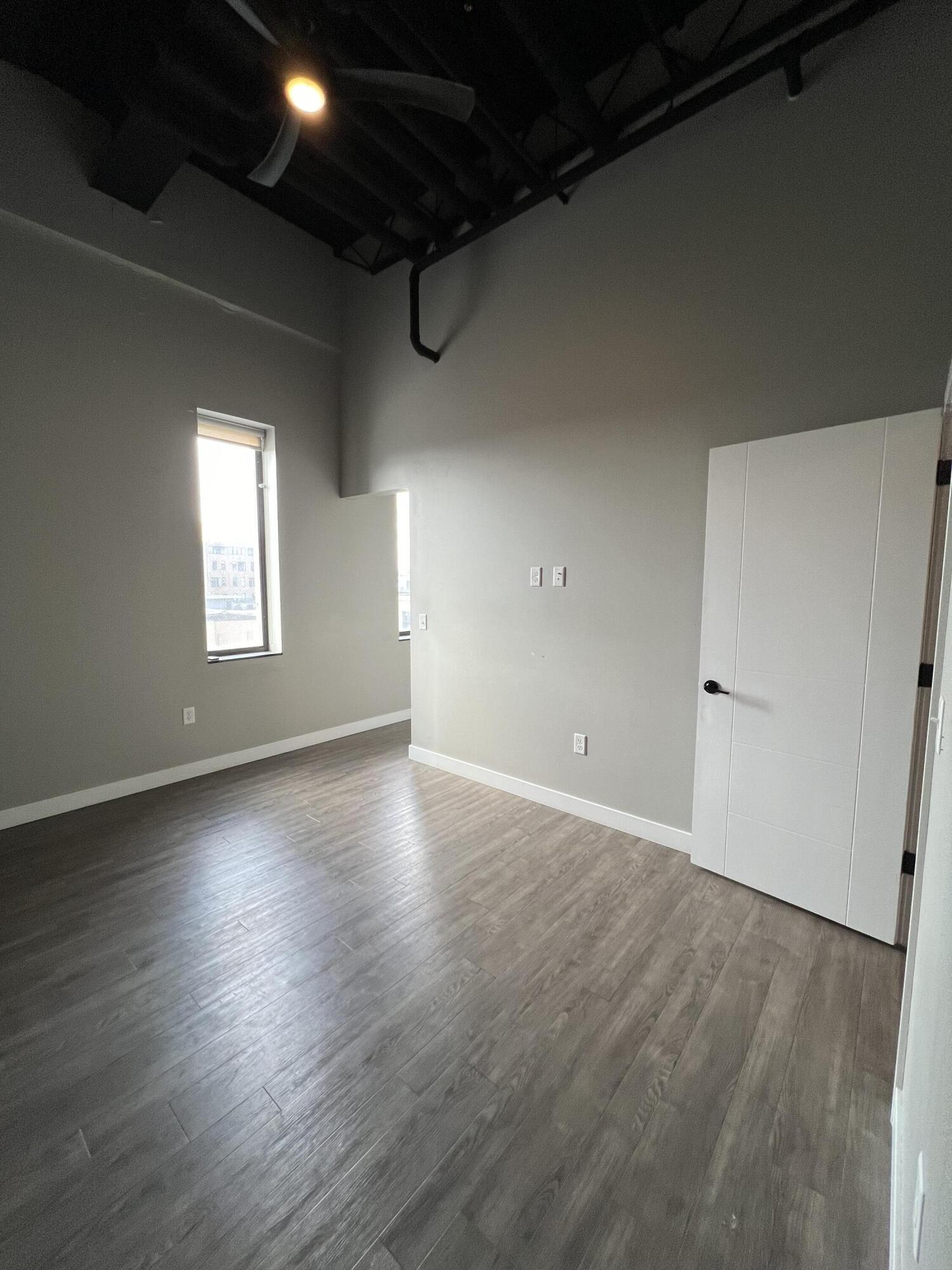 157 South Kalamazoo Mall, Unit 405 Kalamazoo, MI 49007 - Photo 4 of 13 IMG_4596