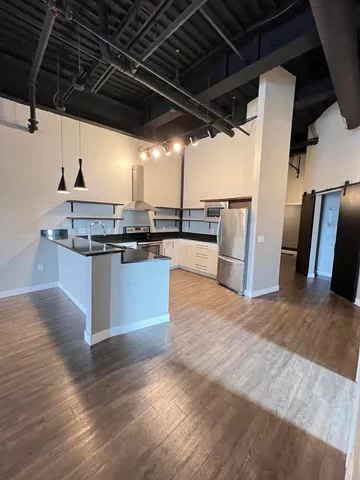 $2,350 | 157 South Kalamazoo Mall, Unit 405, Kalamazoo, MI 49007