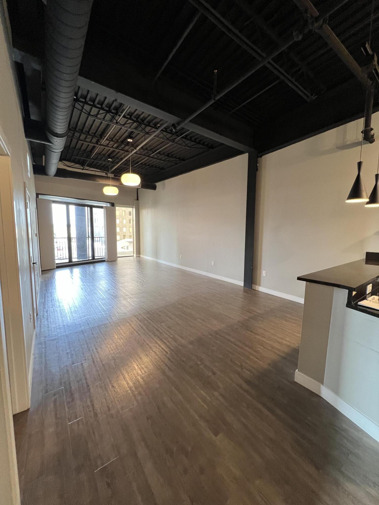 157 South Kalamazoo Mall, Unit 405 Kalamazoo, MI 49007 - Photo 7 of 13 IMG_4600