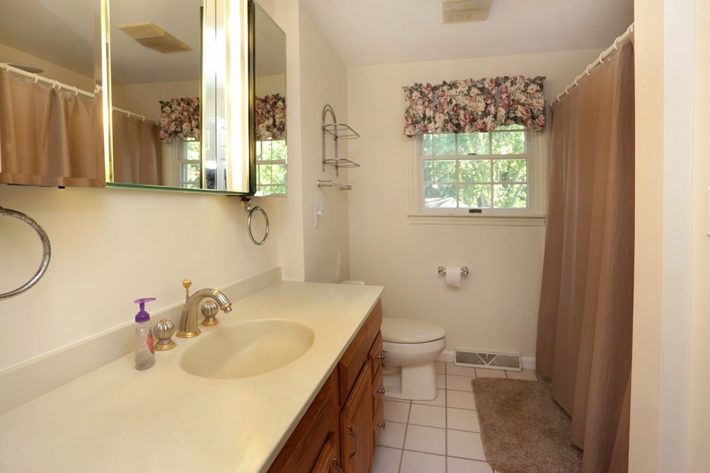 11 Crescent Drive Georgetown, MA 01833 - Photo 15 of 24 Gallery Image 15