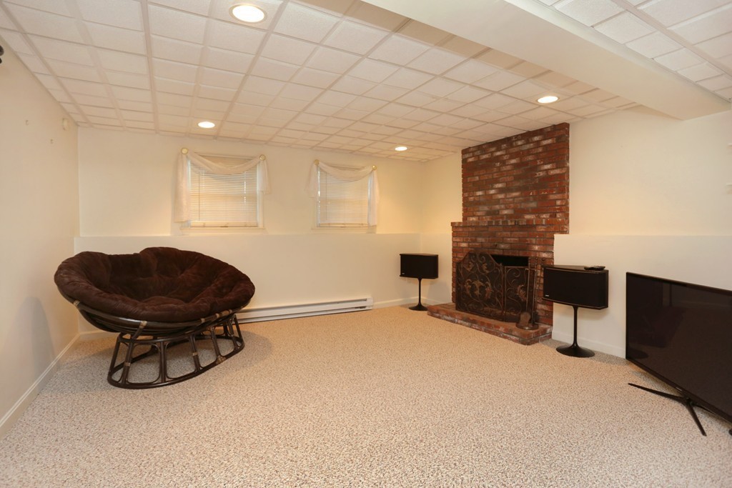 11 Crescent Drive Georgetown, MA 01833 - Photo 17 of 24 Gallery Image 17