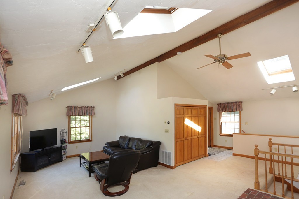 11 Crescent Drive Georgetown, MA 01833 - Photo 10 of 24 Gallery Image 10