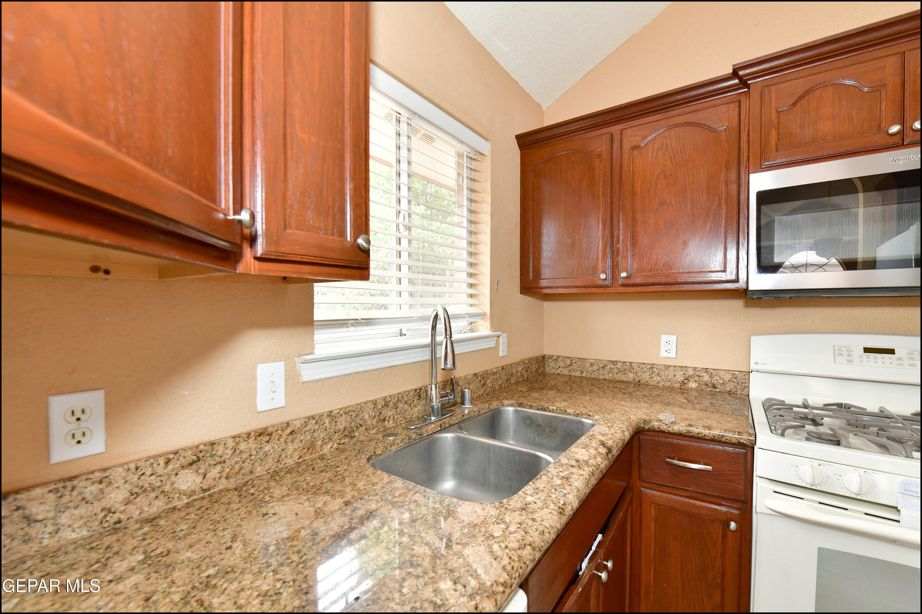 7737 Plaza Azul Road El Paso, TX 79912 - Photo 12 of 40 14 - Copy