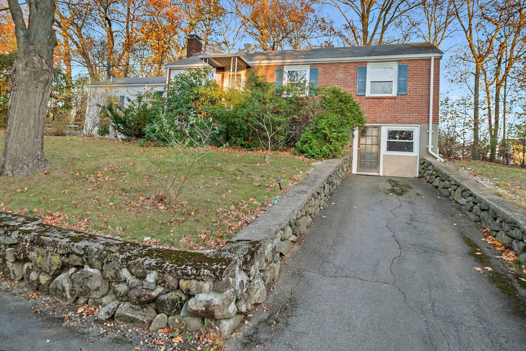 27 Burton Road Braintree, MA 02184 - Photo 3 of 30 Gallery Image 3