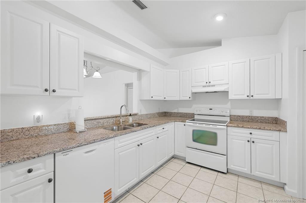 1094 Northwest 14th Street Stuart, FL 34994 - Photo 5 of 28