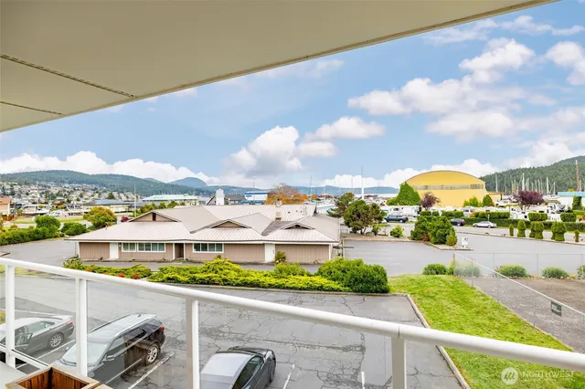 a view of a terrace with sky view