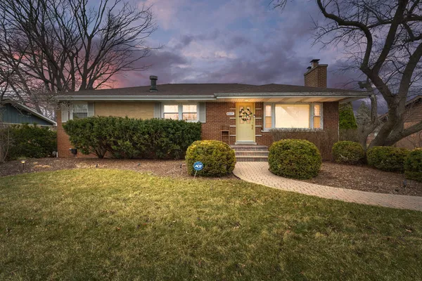 $399,000 | 8225 South Lorel Avenue, Burbank, IL 60459