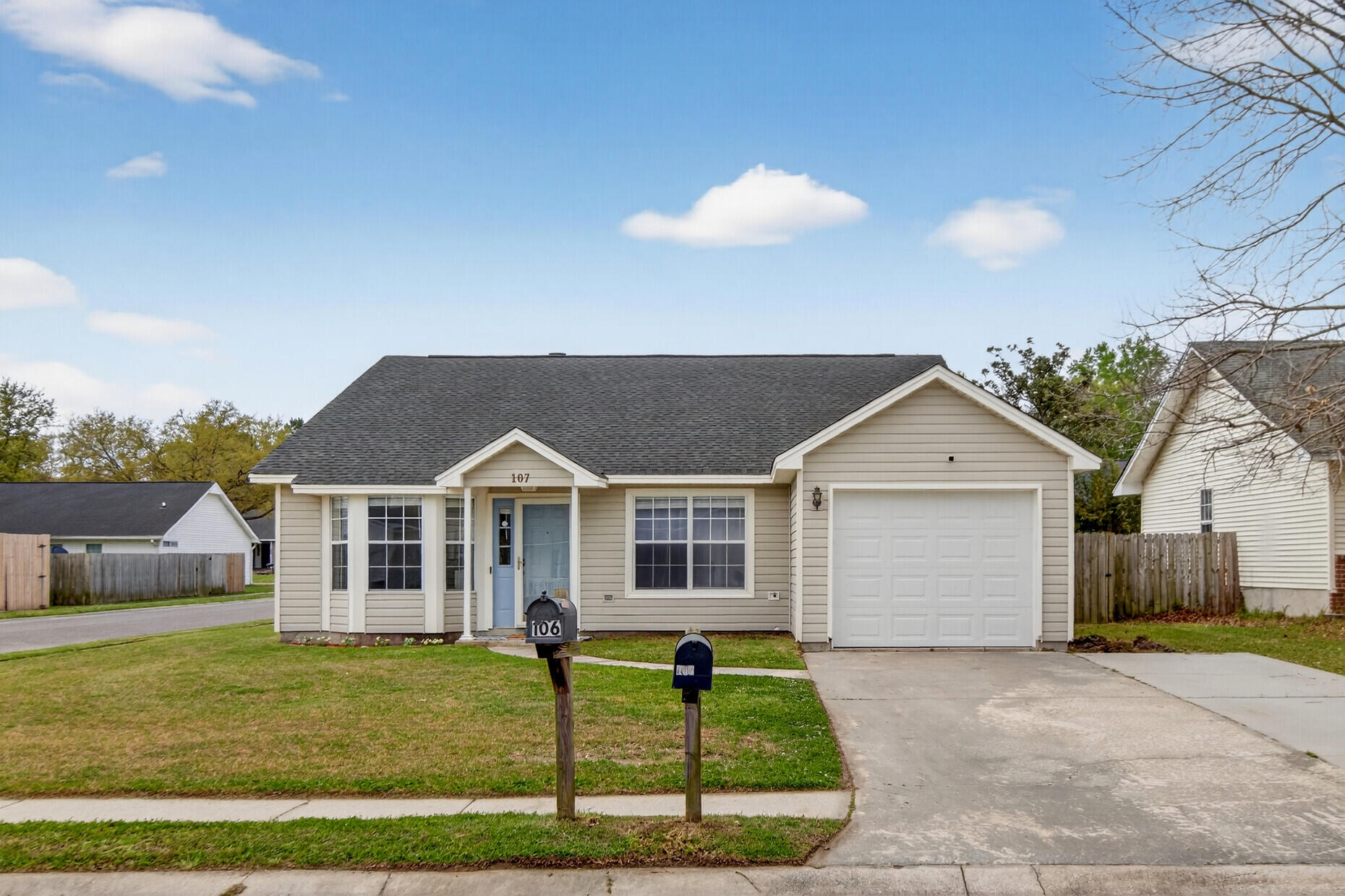 107 Two Hitch Road Goose Creek, SC 29445 - Photo 1 of 32 Gallery Image 1