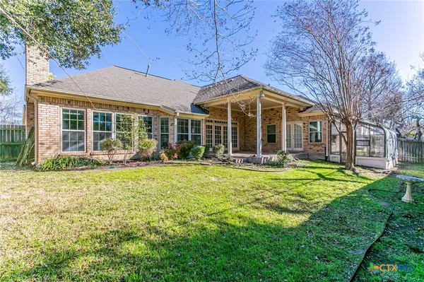 a view of a pathway of a house