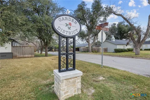 $430,000 | 615 West Royal Avenue, Temple, TX 76501