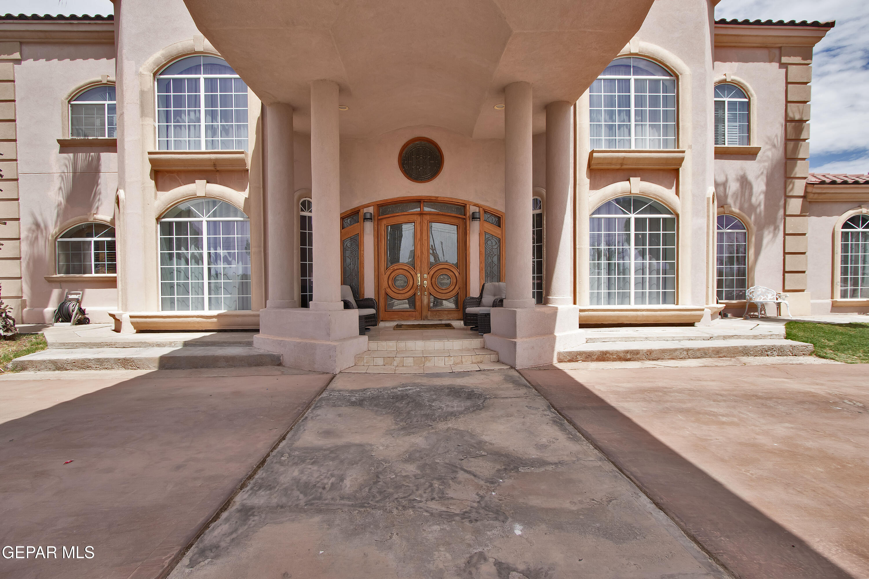 861 Country Club Road El Paso, TX 79932 - Photo 13 of 104 Front