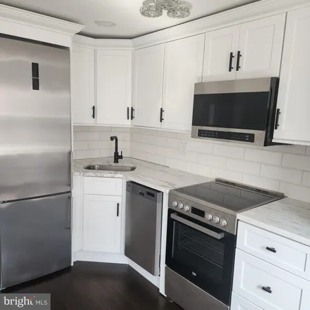 $1,750 | 1934 Spruce Street, Unit 3R, Philadelphia, PA 19103