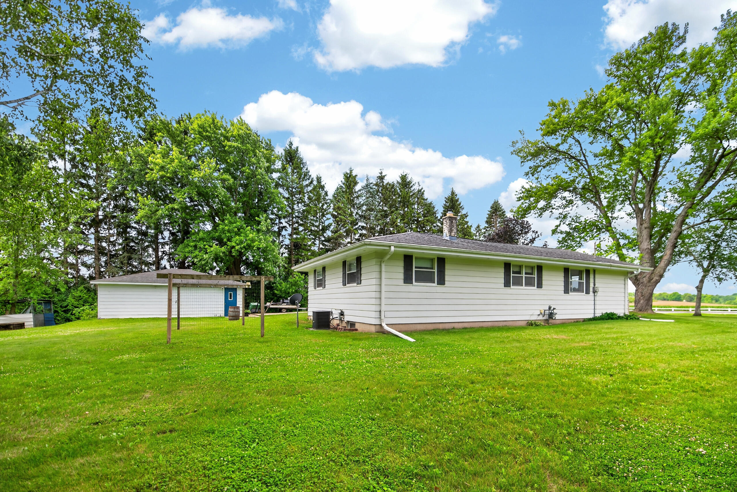 3174 Division Road Jackson, WI 53037 - Photo 36 of 47 Yard