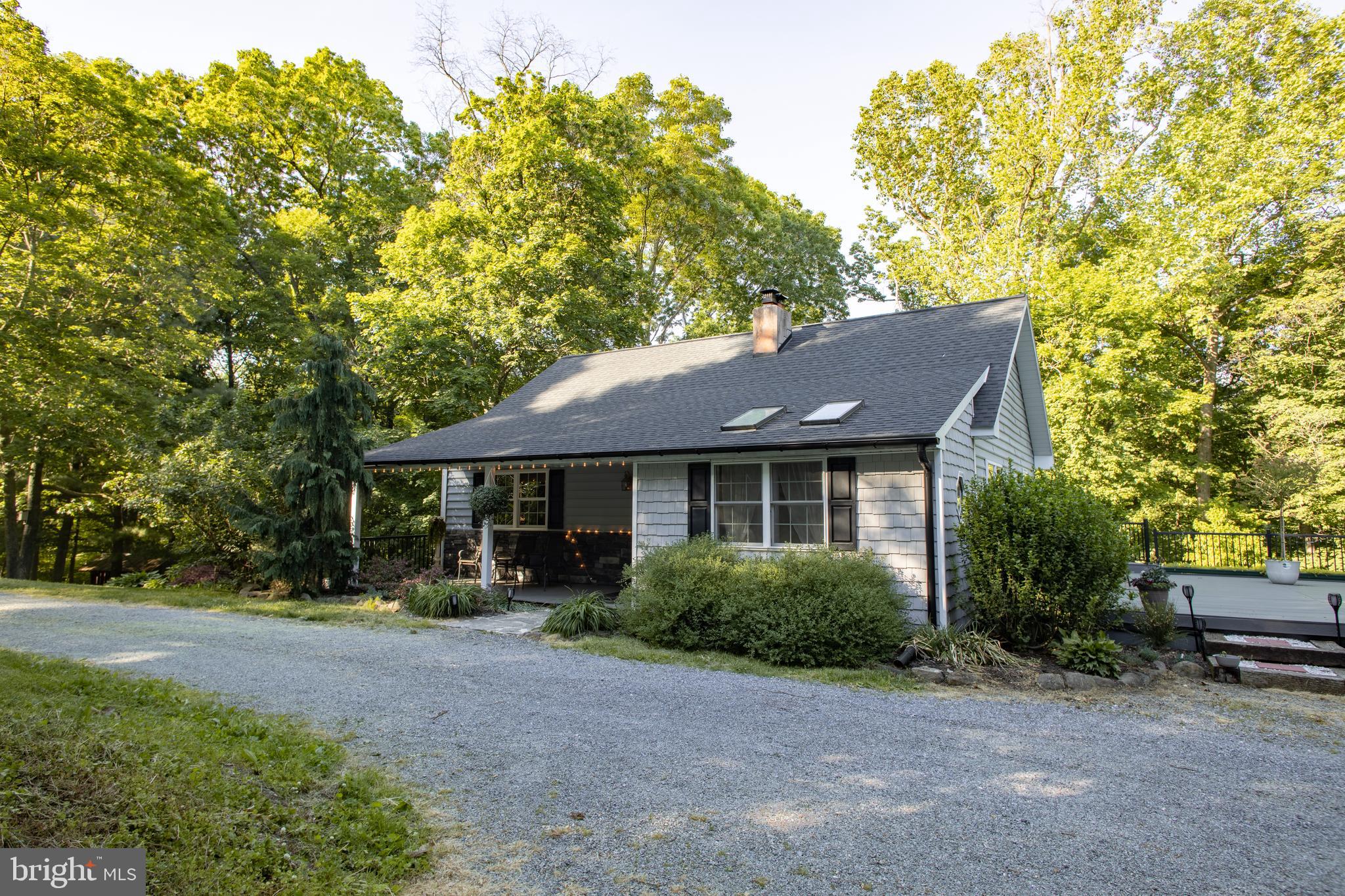 227 Reifsnyder Road Lititz, PA 17543 - Photo 1 of 21 Front of house