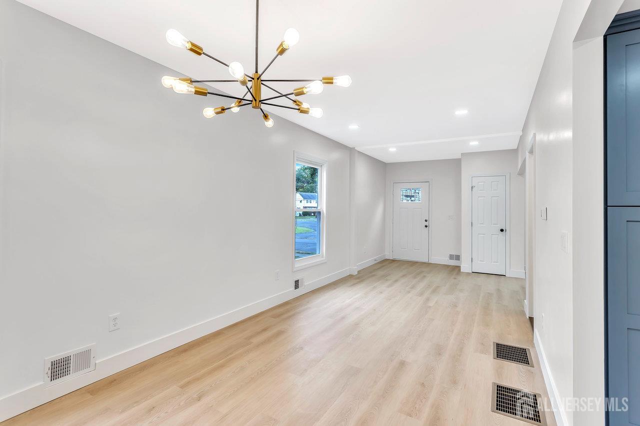 325 Orange Street Dunellen, NJ 08812 - Photo 4 of 30