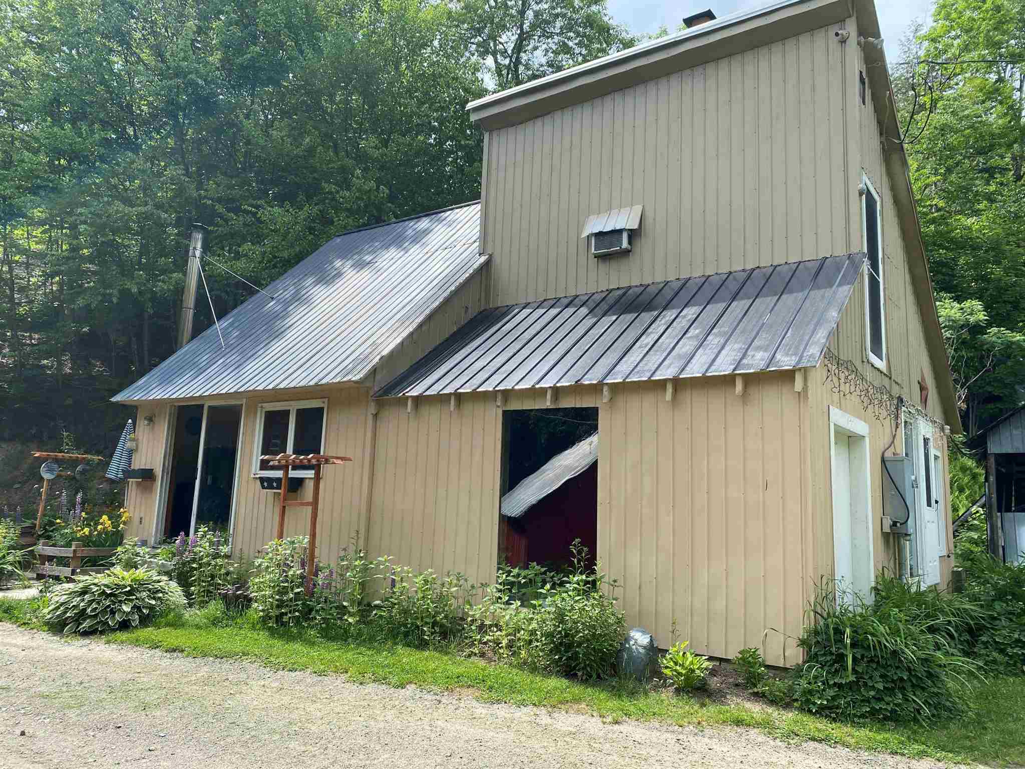 127 McKearney Road Wolcott, VT 05680 - Photo 6 of 40