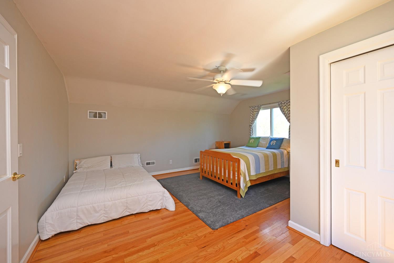 8851 Roundhill Road Cincinnati, OH 45236 - Photo 18 of 34 Gallery Image 18