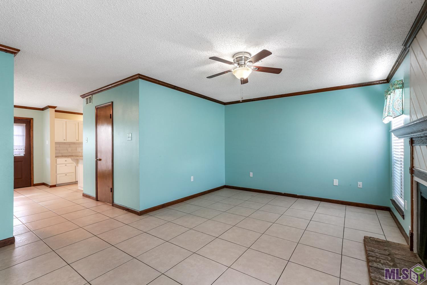 997 Ridgepoint Court, Unit 997 Baton Rouge, LA 70810 - Photo 3 of 18 Gallery Image 3