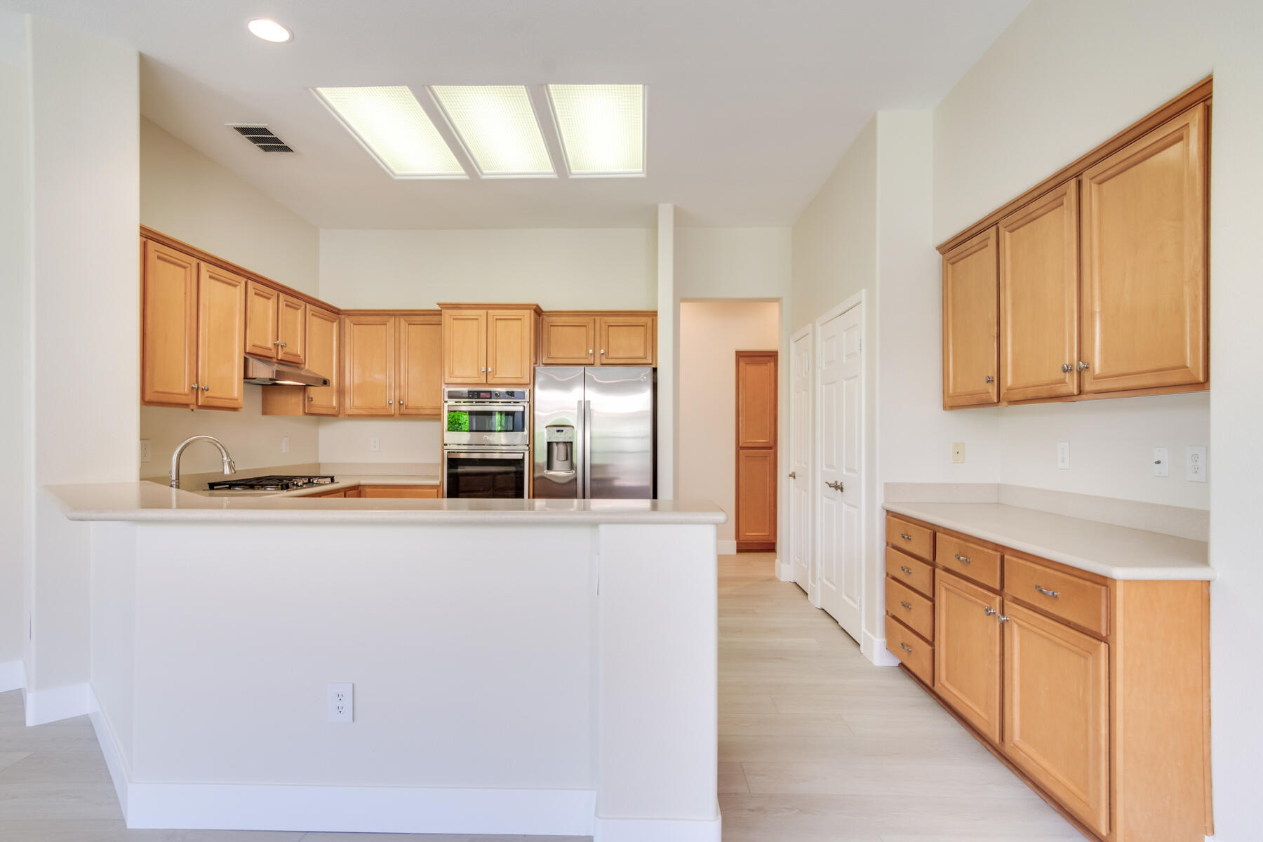 78264 Arbor Glen Road Palm Desert, CA 92211 - Photo 11 of 24 Kitchen