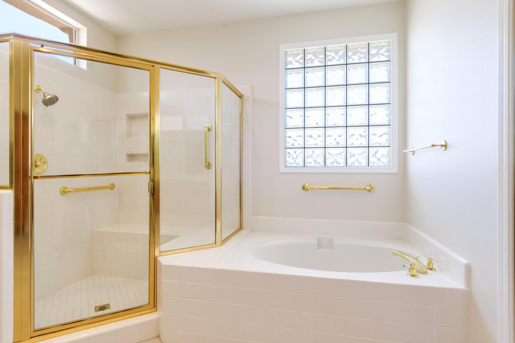 78264 Arbor Glen Road Palm Desert, CA 92211 - Photo 16 of 24 Primary Bathroom