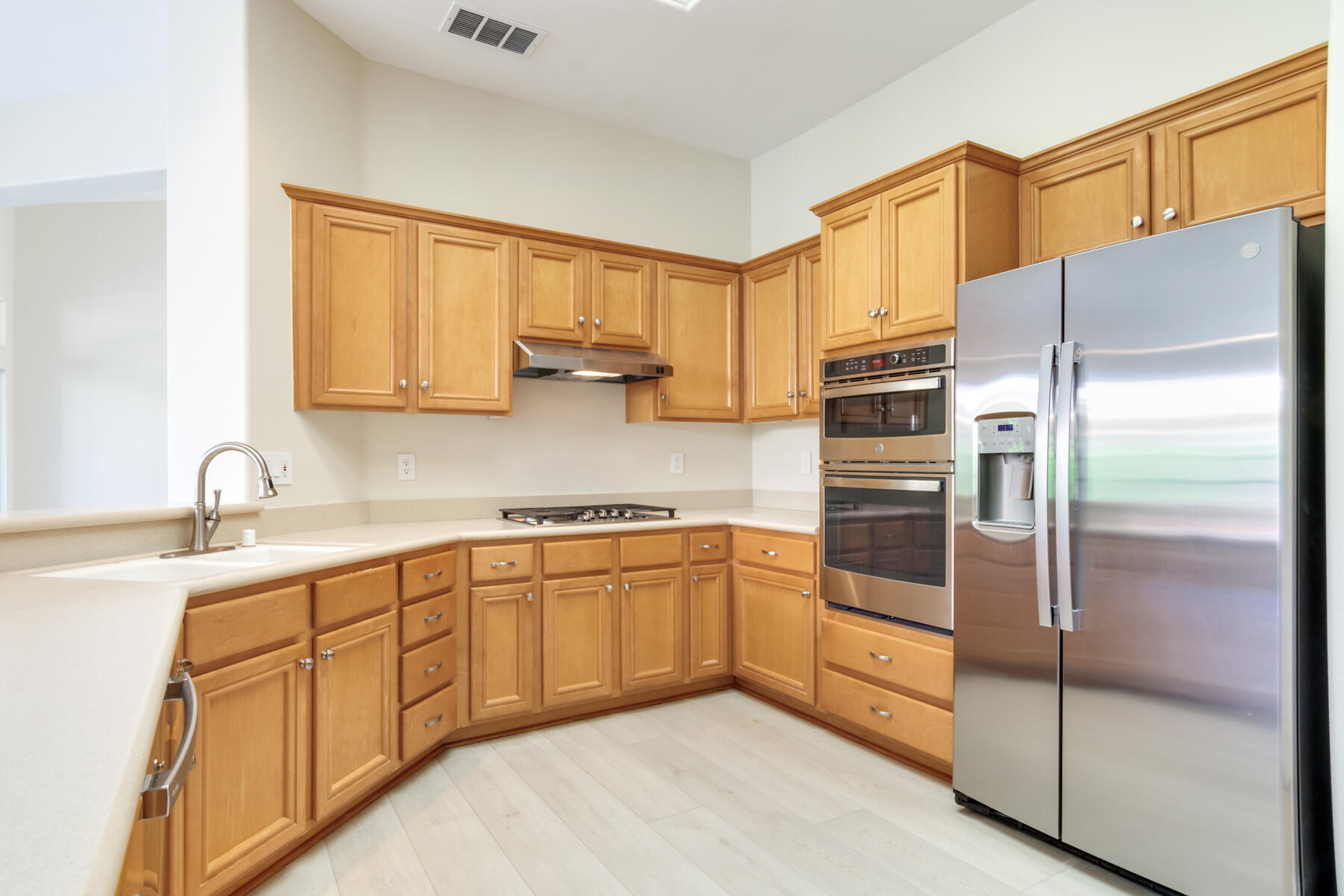 78264 Arbor Glen Road Palm Desert, CA 92211 - Photo 3 of 24 Kitchen