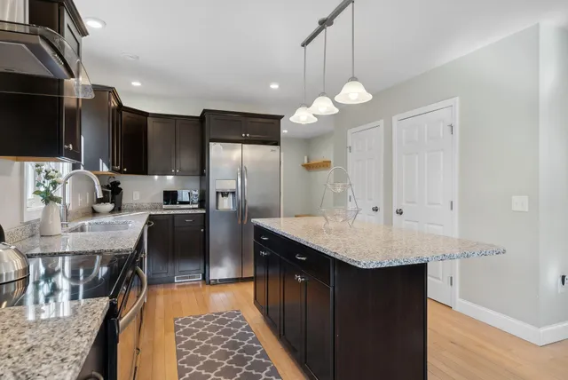 $1,295,000 | 5 Harmony Way, Falmouth, ME 04105