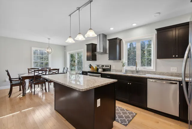 $1,295,000 | 5 Harmony Way, Falmouth, ME 04105