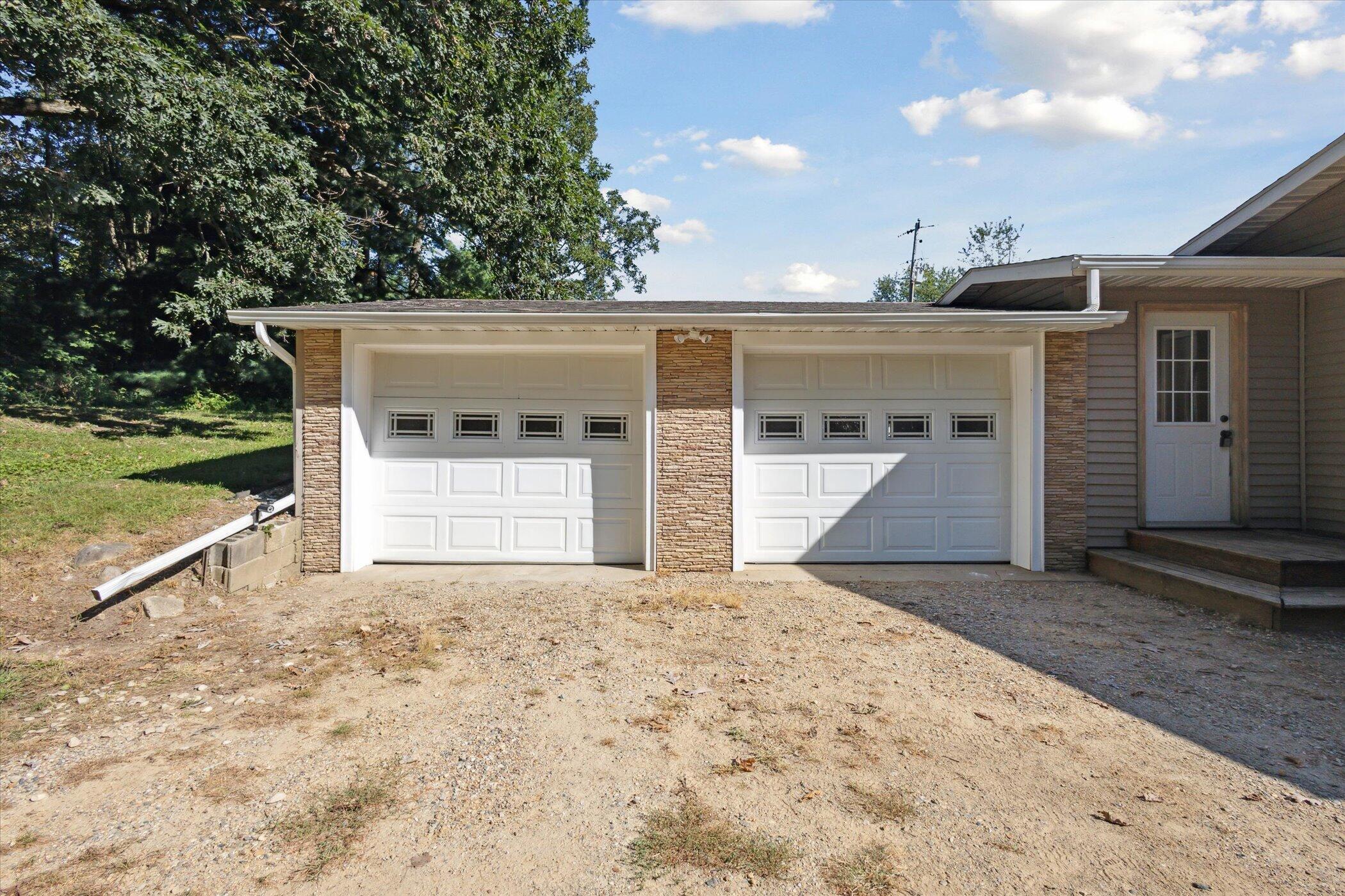 56472 89th Avenue Decatur, MI 49045 - Photo 31 of 57 33-56472-89th-Ave-Decatur-MI-49045-Windo