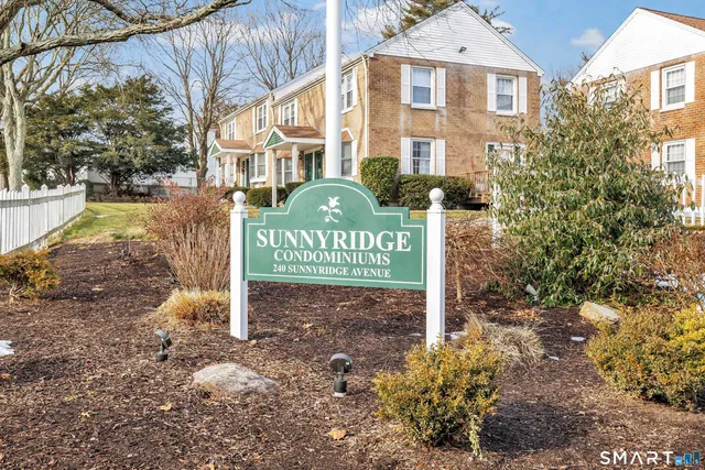 $390,000 | 240 Sunnyridge Avenue, Unit 116, Fairfield, CT 06824