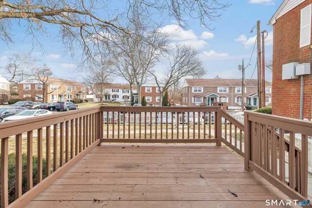 $390,000 | 240 Sunnyridge Avenue, Unit 116, Fairfield, CT 06824