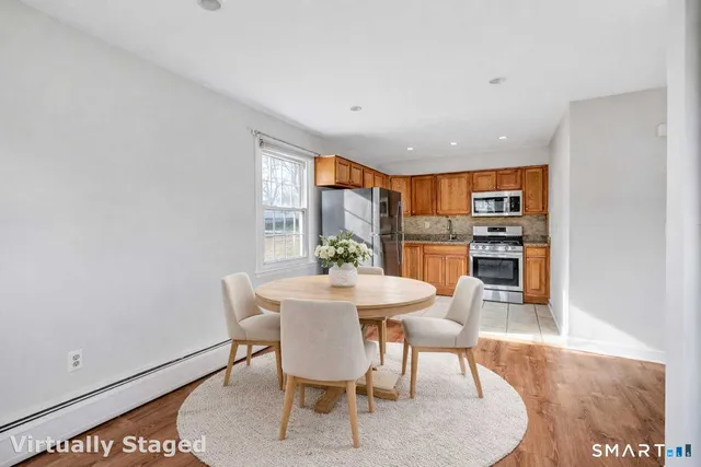 $390,000 | 240 Sunnyridge Avenue, Unit 116, Fairfield, CT 06824